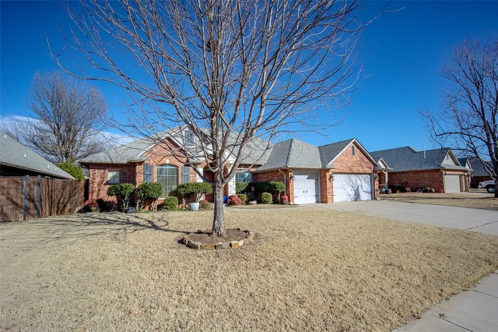 Photo 2 — 3613 SW 124th Street, Oklahoma City, OK 73170