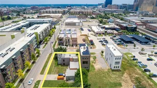 Sold home at 33 NE 7th Street