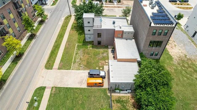 Photo 2 — 33 NE 7th Street, Oklahoma City, OK 73104