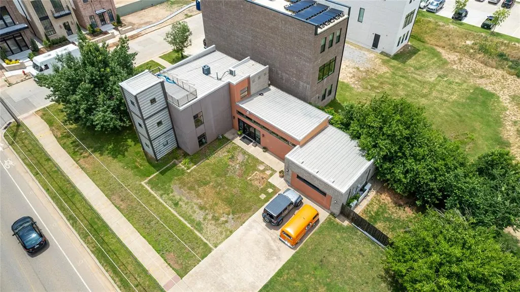 Photo 10 — 33 NE 7th Street, Oklahoma City, OK 73104