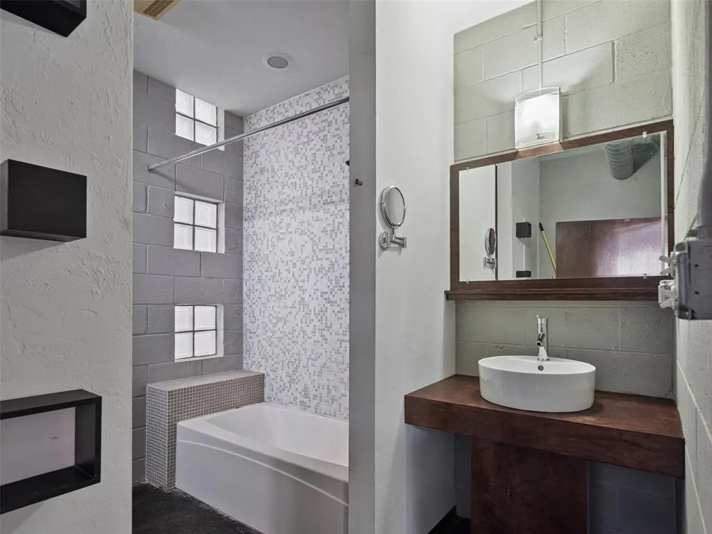 Photo 28 — 33 NE 7th Street, Oklahoma City, OK 73104