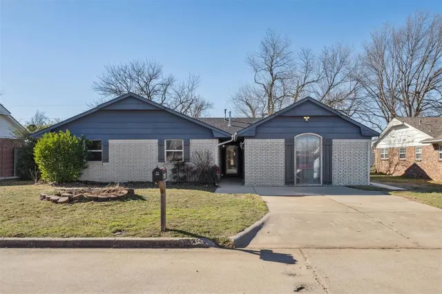 Photo 2 — 4408 N Chapman Avenue, Shawnee, OK 74804