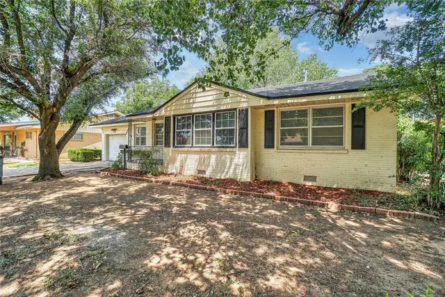Photo 2 — 3319 NW Atlanta Avenue, Lawton, OK 73505