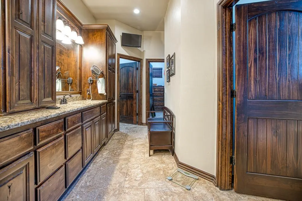 Photo 12 — 1905 Massey Avenue, Kingfisher, OK 73750