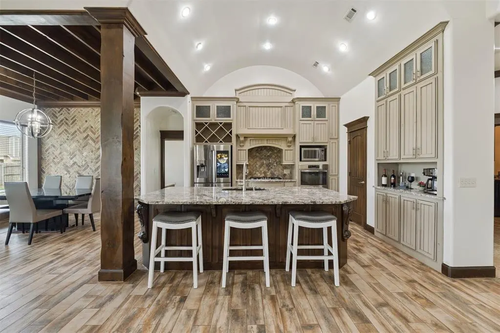 Photo 11 — 4309 Bridge Wood Lane, Oklahoma City, OK 73179