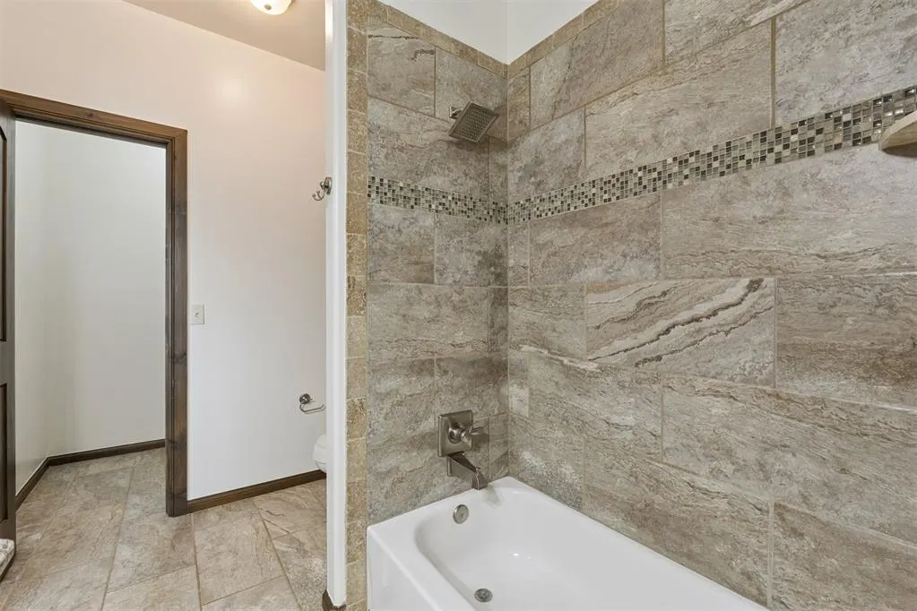 Photo 39 — 4309 Bridge Wood Lane, Oklahoma City, OK 73179