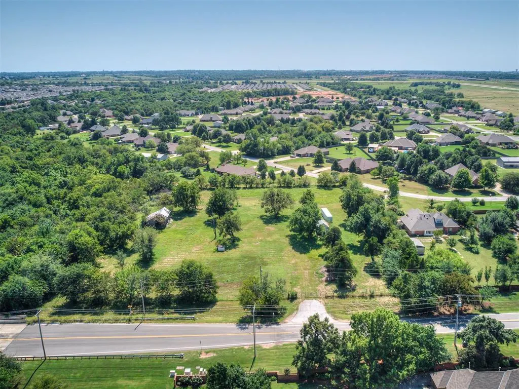 Front exterior — 10065 SW 29 Street, Yukon, OK 73099