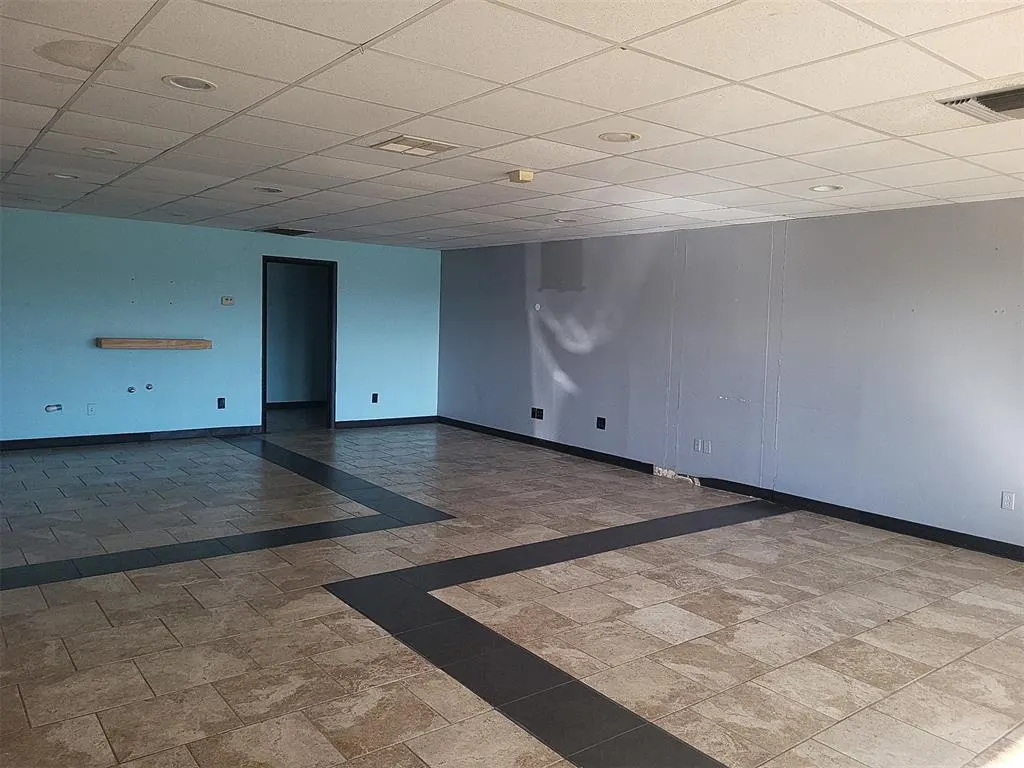 Photo 3 — 715 W Main Street E, Jenks, OK 74037