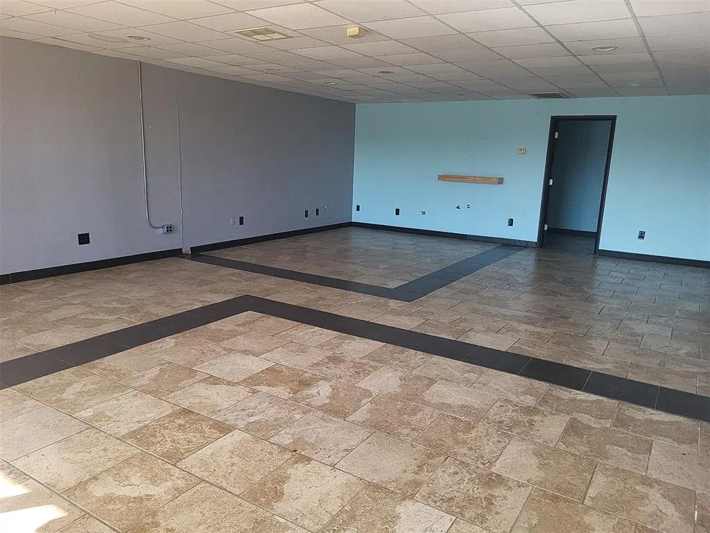 Photo 6 — 715 W Main Street E, Jenks, OK 74037