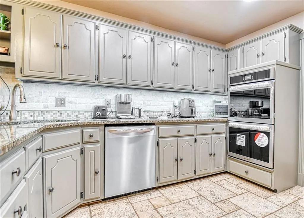 Photo 12 — 1402 Broad Acres Drive, Norman, OK 73072