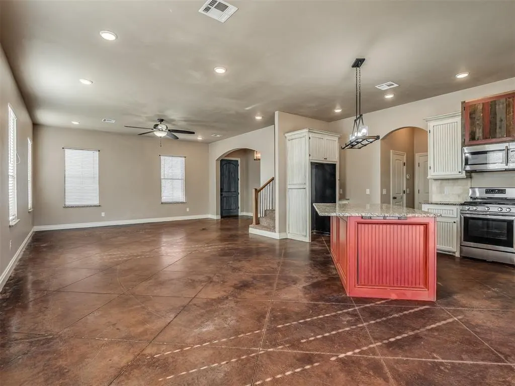 Photo 9 — 5750 Henney Place, Choctaw, OK 73020