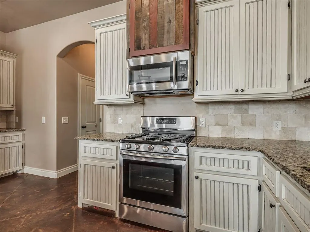 Photo 13 — 5750 Henney Place, Choctaw, OK 73020