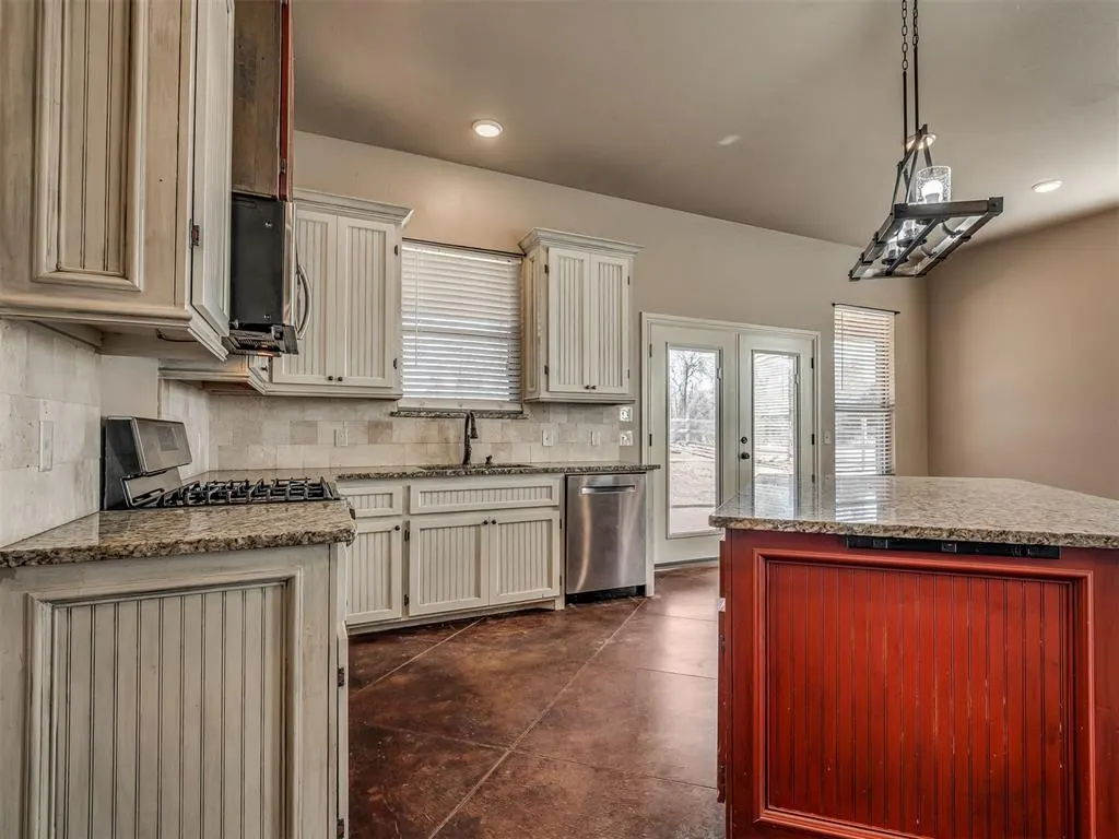 Photo 18 — 5750 Henney Place, Choctaw, OK 73020