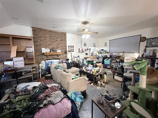 Photo 4 — 8013 Wilshire Ridge Drive, Oklahoma City, OK 73132