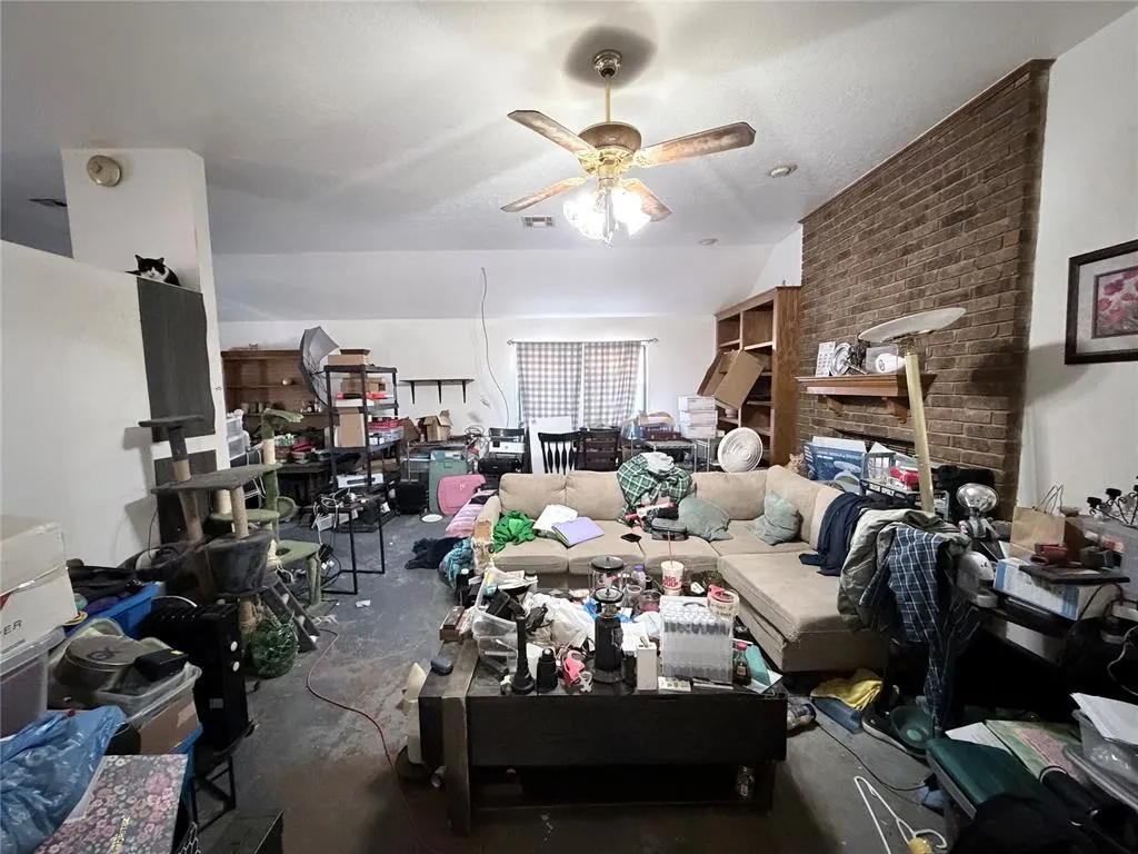 Photo 5 — 8013 Wilshire Ridge Drive, Oklahoma City, OK 73132