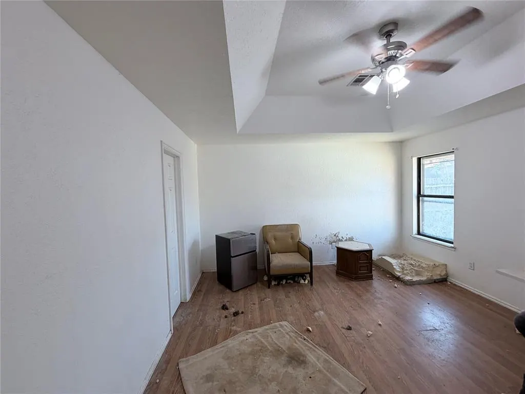 Photo 11 — 8013 Wilshire Ridge Drive, Oklahoma City, OK 73132