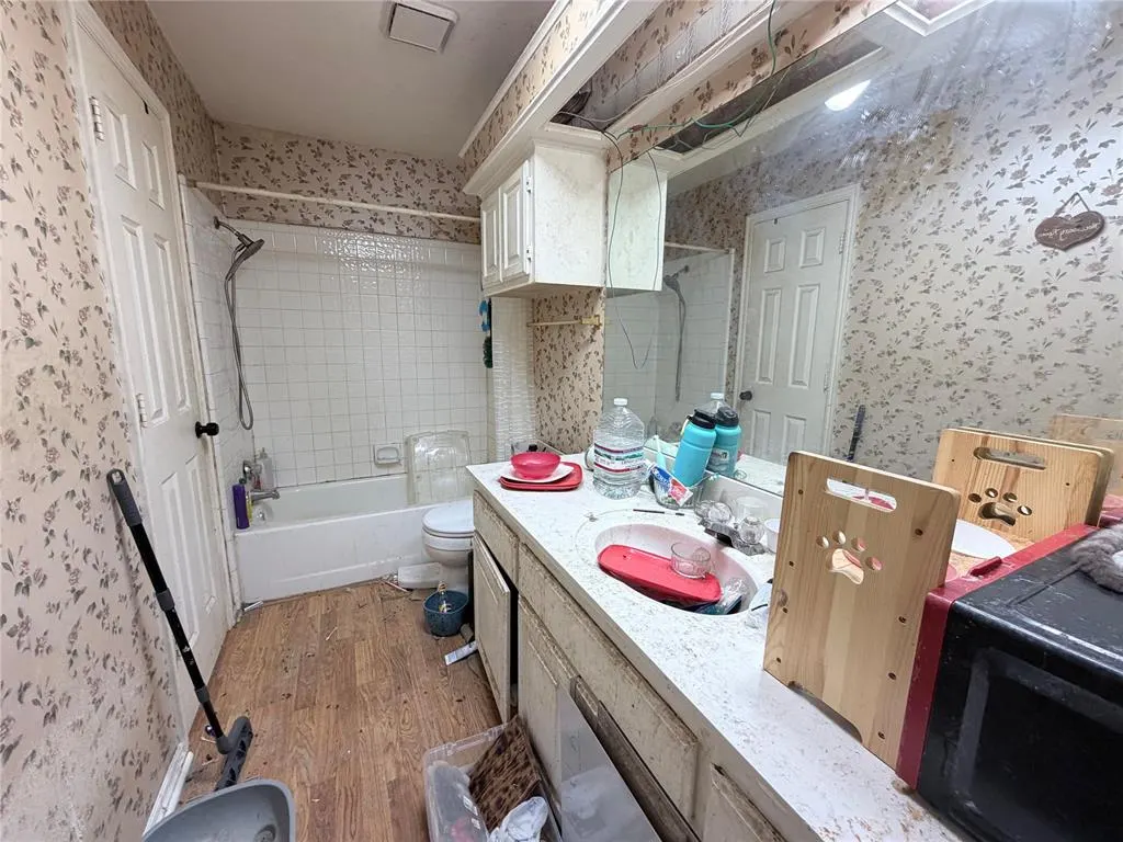 Photo 16 — 8013 Wilshire Ridge Drive, Oklahoma City, OK 73132