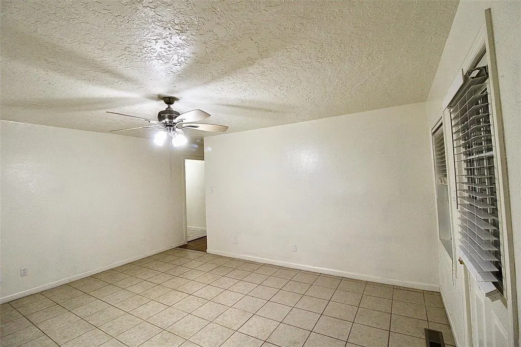 Photo 13 — 2000 Alameda Street, Norman, OK 73071