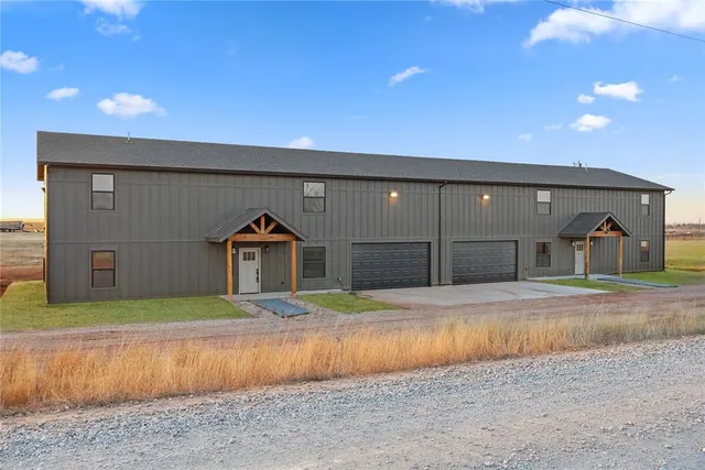 Photo 3 — 26216 N 2960 Road, Cashion, OK 73016