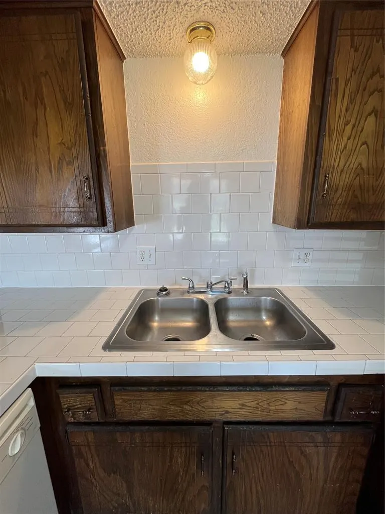 Photo 10 — 1012 N 5th Street, Noble, OK 73068