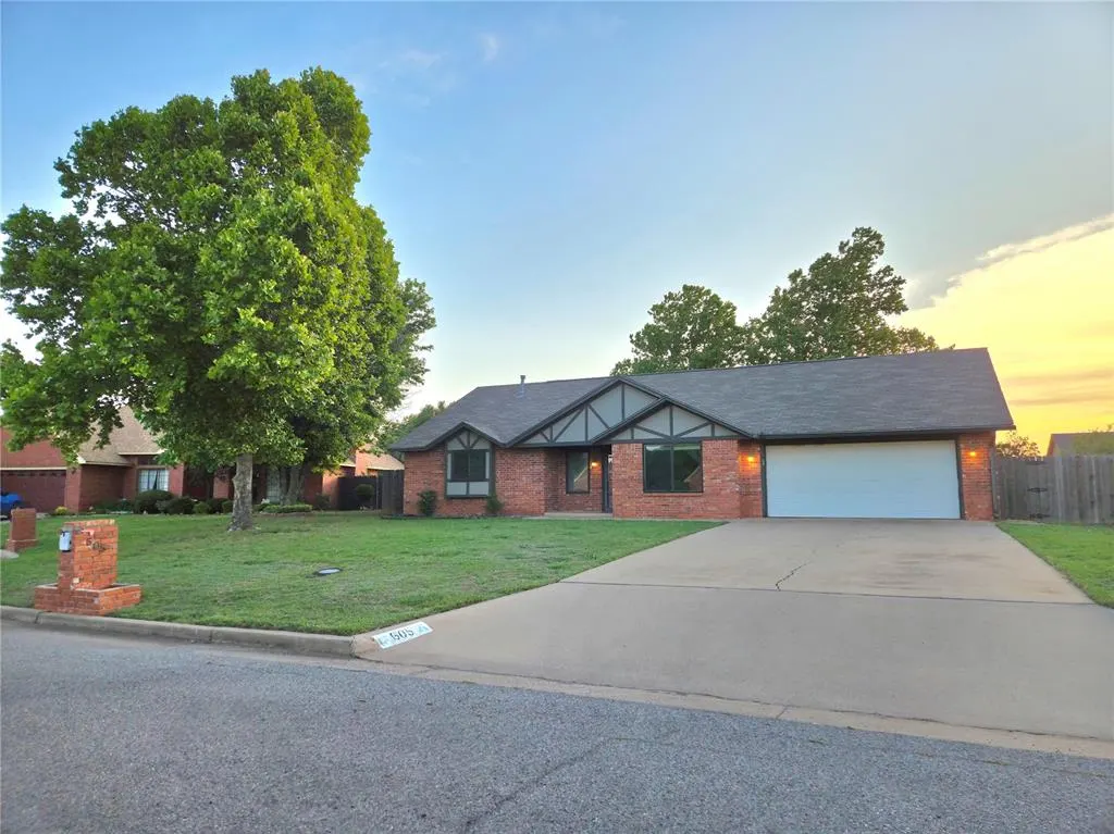 Front exterior — 605 Hayes Street, Altus, OK 73521