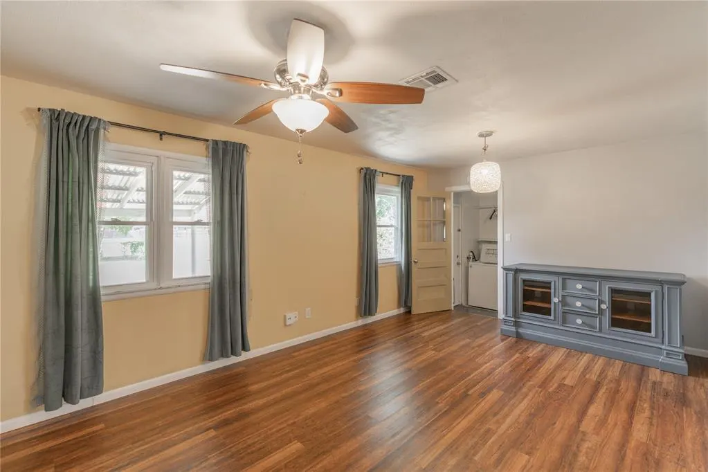 Photo 2 — 718 Highland Parkway, Norman, OK 73069