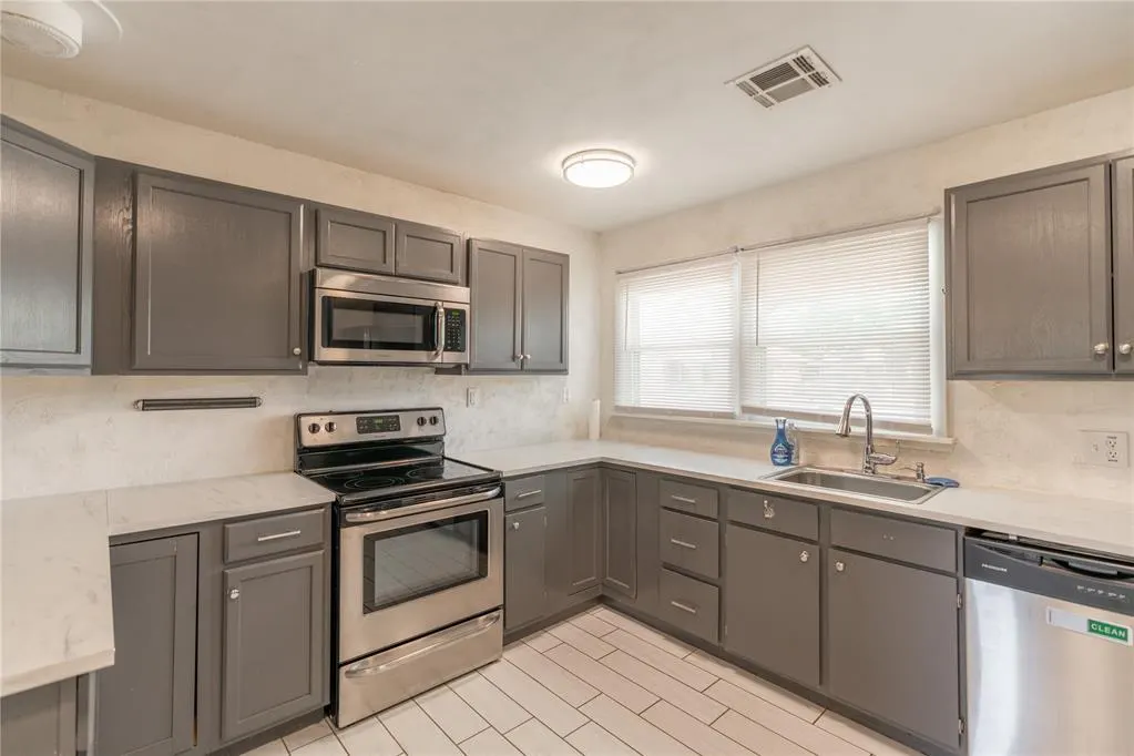Photo 5 — 718 Highland Parkway, Norman, OK 73069