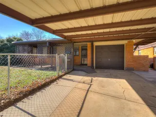 Sold home at 209 S Irving Drive