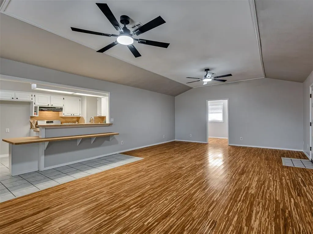 Photo 16 — 209 S Irving Drive, Moore, OK 73160