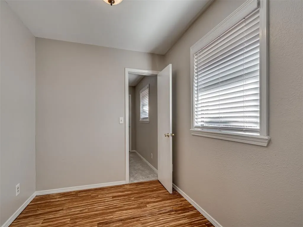 Photo 19 — 209 S Irving Drive, Moore, OK 73160