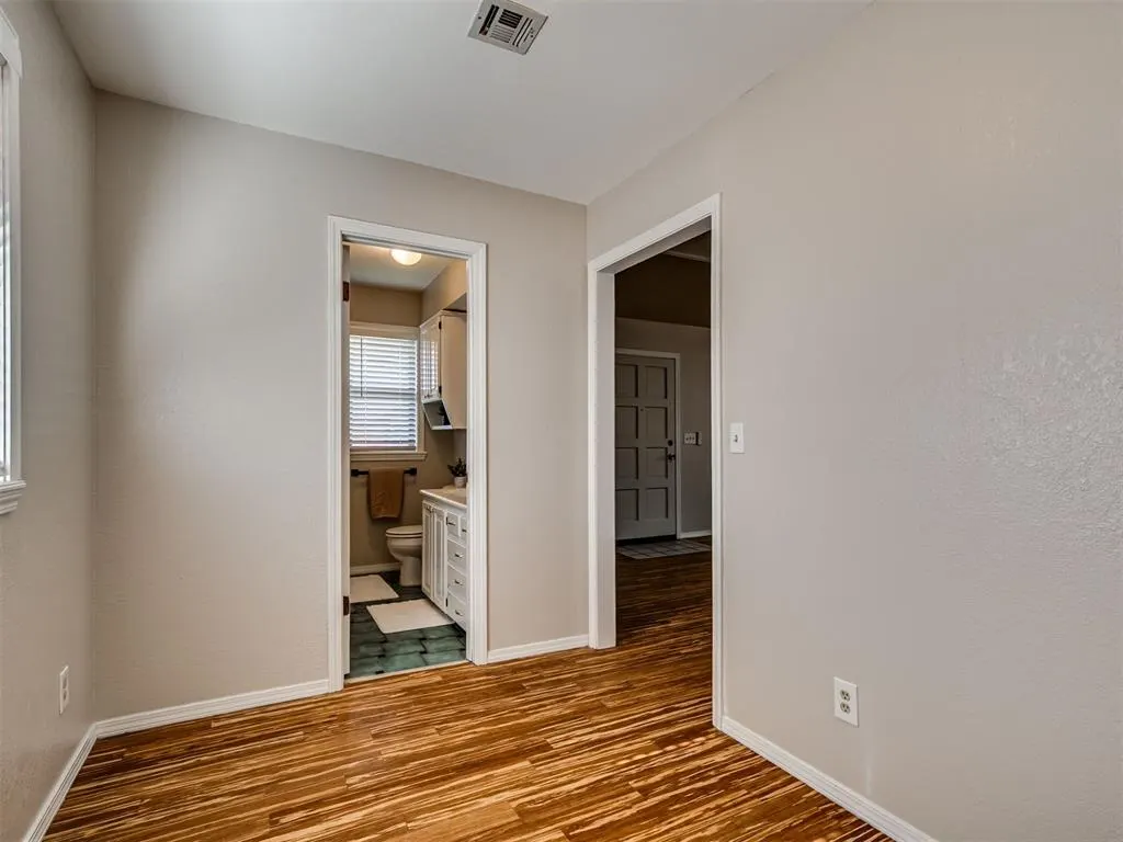 Photo 20 — 209 S Irving Drive, Moore, OK 73160