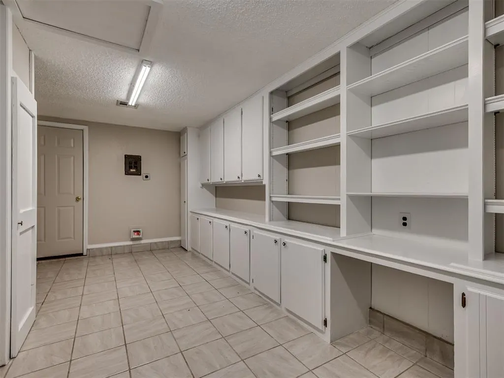 Photo 32 — 209 S Irving Drive, Moore, OK 73160