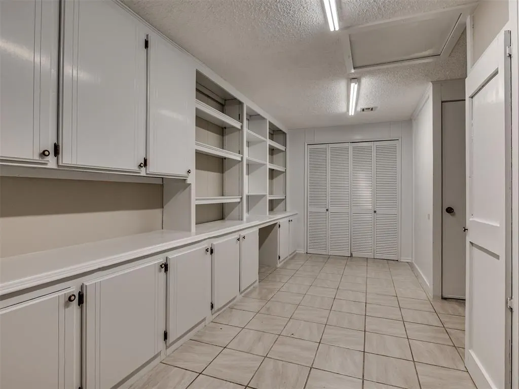 Photo 33 — 209 S Irving Drive, Moore, OK 73160
