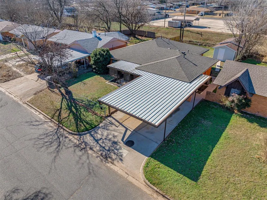Photo 37 — 209 S Irving Drive, Moore, OK 73160