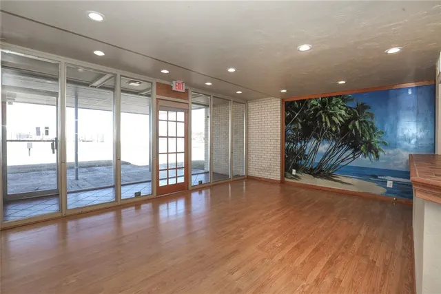 Photo 2 — 500 Park Place, Mustang, OK 73064