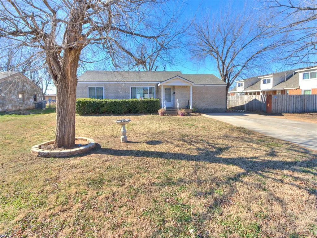 Photo 4 — 910 S 10th Street, Kingfisher, OK 73750