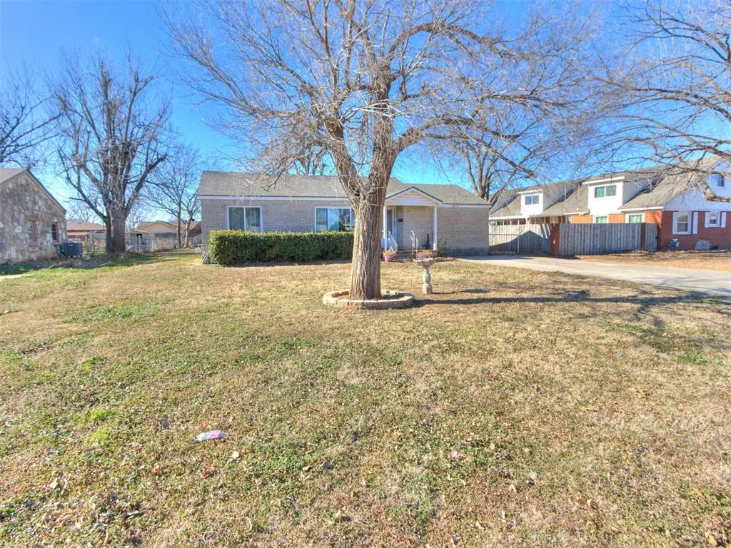 Photo 5 — 910 S 10th Street, Kingfisher, OK 73750