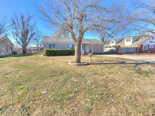 Photo 5 — 910 S 10th Street, Kingfisher, OK 73750
