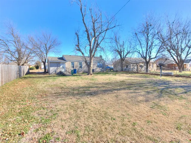 Photo 6 — 910 S 10th Street, Kingfisher, OK 73750