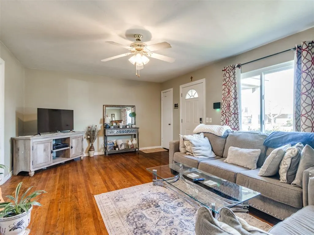 Photo 9 — 910 S 10th Street, Kingfisher, OK 73750