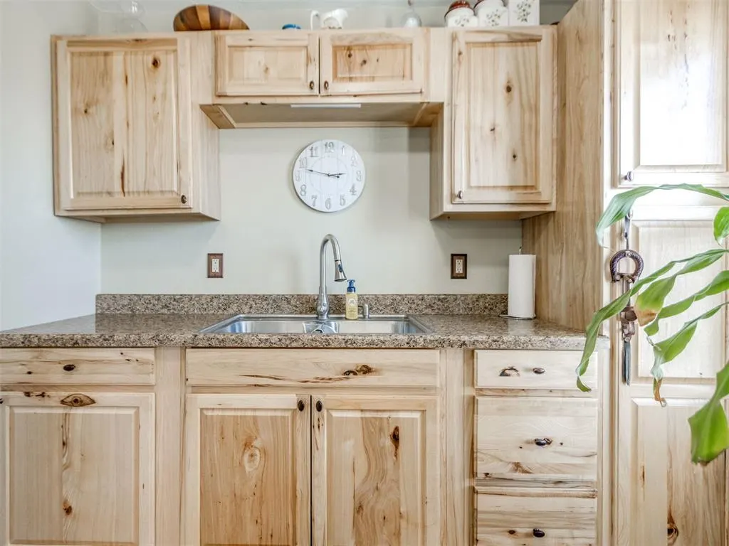 Photo 19 — 910 S 10th Street, Kingfisher, OK 73750