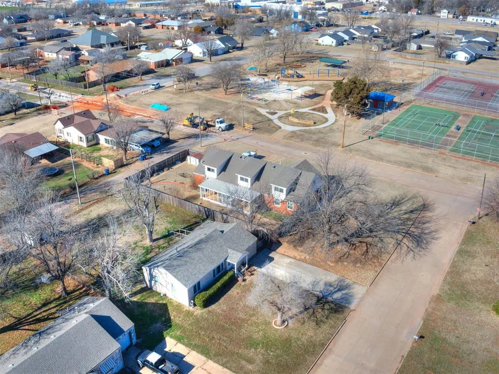 Photo 44 — 910 S 10th Street, Kingfisher, OK 73750