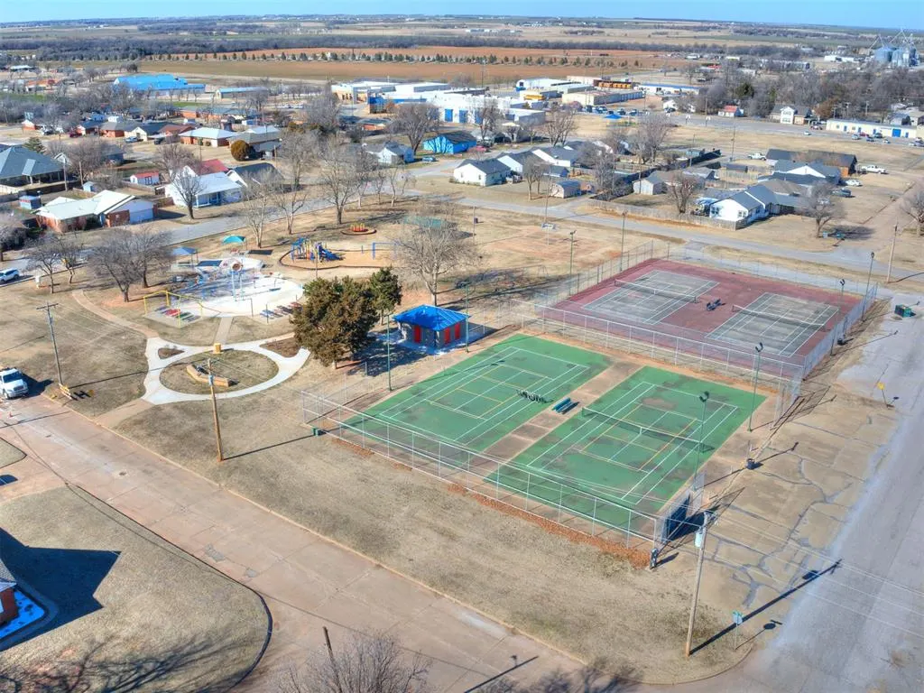 Photo 46 — 910 S 10th Street, Kingfisher, OK 73750