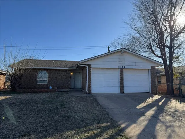 Front exterior — 2504 SE 51st Street, Oklahoma City, OK 73129