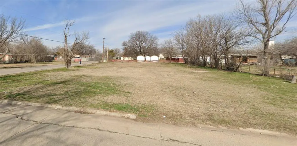 Front exterior — 2525 SW J Avenue, Lawton, OK 73505