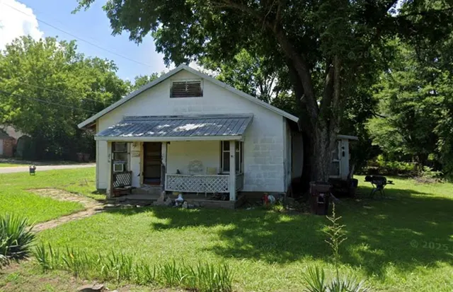 Front exterior — 216 S 5th Street, Eufaula, OK 74432