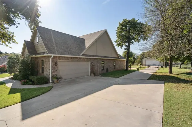 Photo 5 — 2369 Blue Spruce Drive, Blanchard, OK 73010