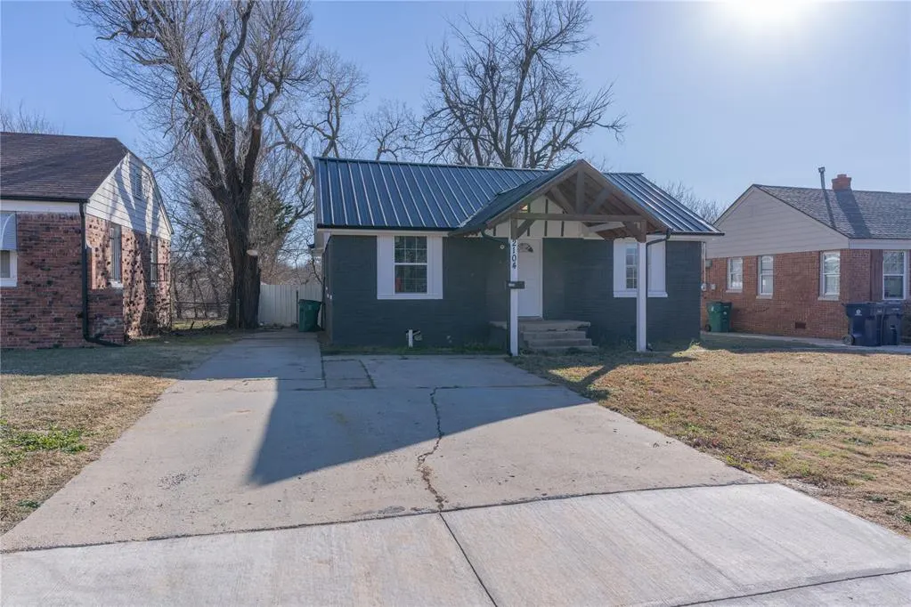 Photo 2 — 2104 Miramar Boulevard, Oklahoma City, OK 73111