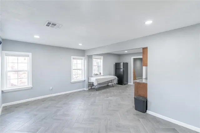 Photo 7 — 2104 Miramar Boulevard, Oklahoma City, OK 73111