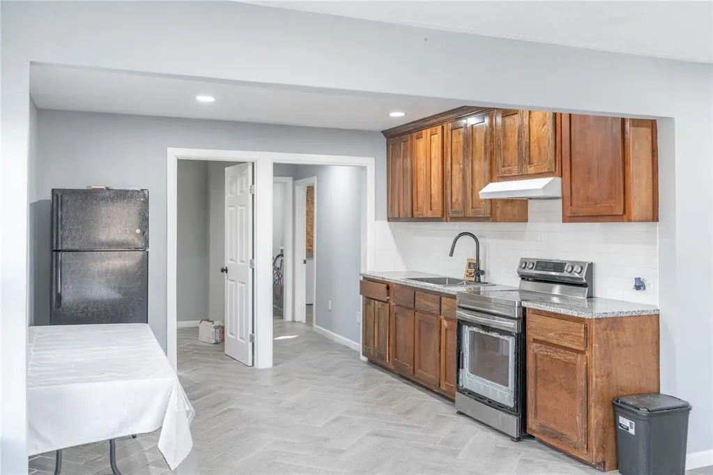 Photo 9 — 2104 Miramar Boulevard, Oklahoma City, OK 73111